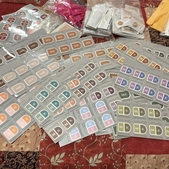 Mary Kay Cosmetics Skincare & Makeup Sample Bundle - Picture 8 of 8